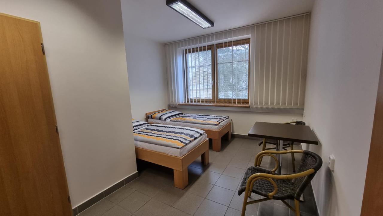 Hotel Rada 俄斯特拉发 外观 照片