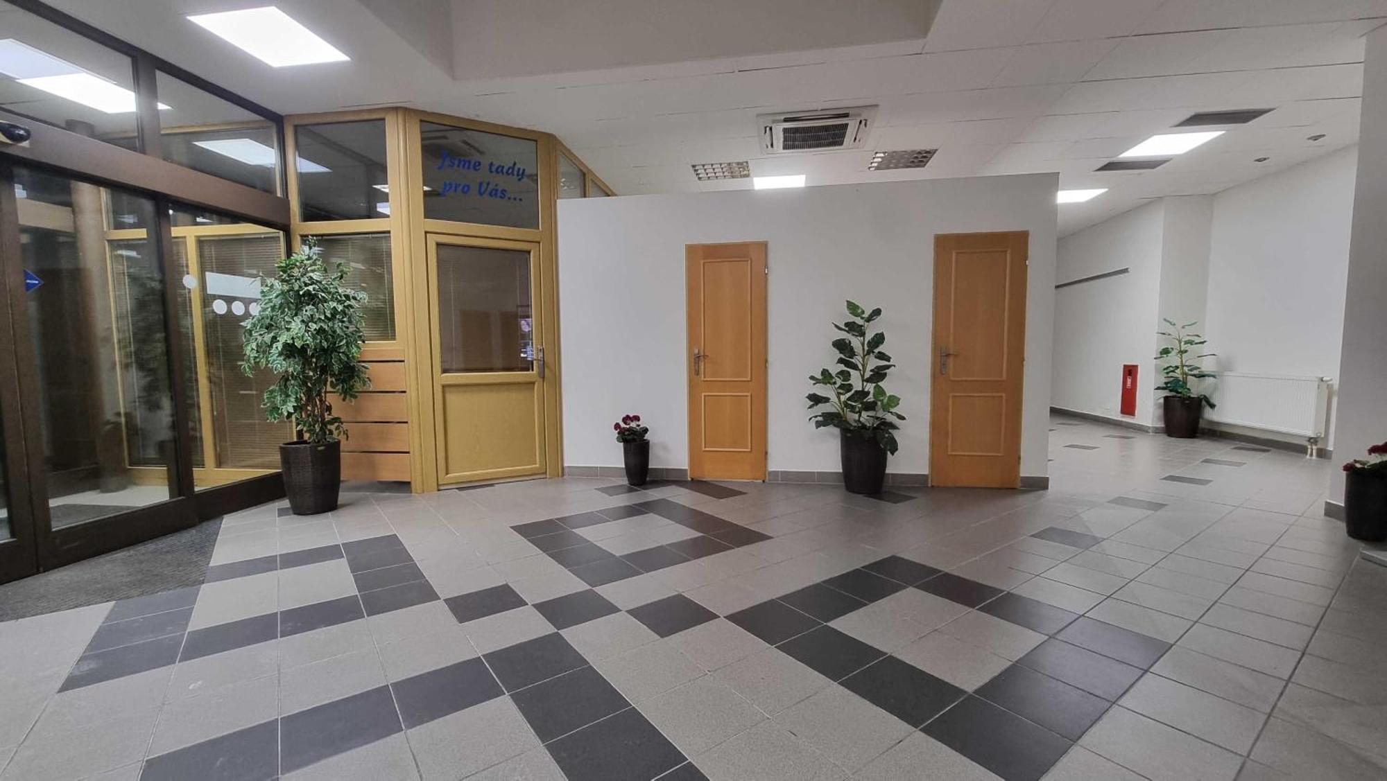 Hotel Rada 俄斯特拉发 外观 照片